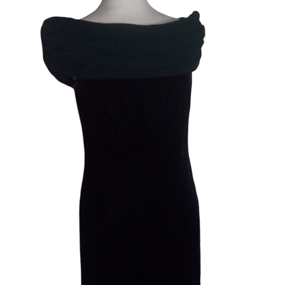 Vintage AJ Bari Deep Hunter Green Velvet Off Shoulder Drape Front Gown Size 8 - Picture 2 of 7